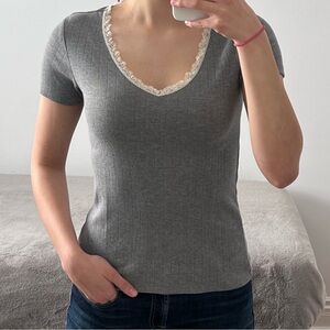 Grey shirt with lace trim